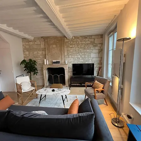 Triplex Hypercentre Dans Securisee Avec Camera Caen