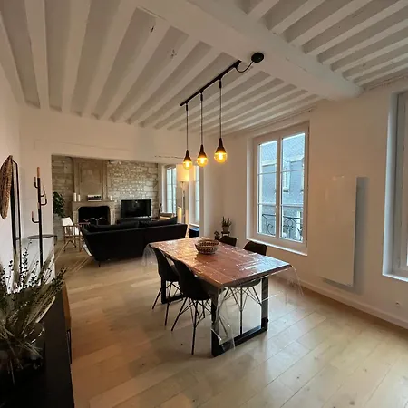 Triplex Hypercentre Dans Securisee Avec Camera * Caen