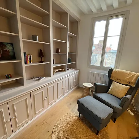 Triplex Hypercentre Dans Securisee Avec Camera Lejlighed *